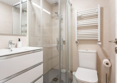 mueble y ducha de bano nuevas